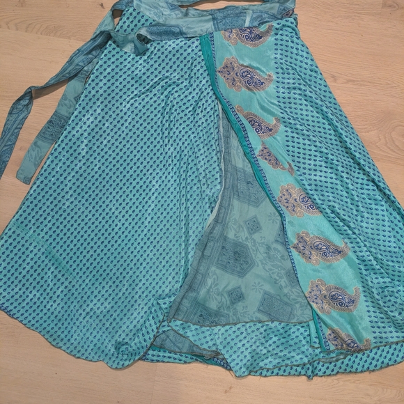 Blue Patterned Women's Skirt - Picture 1 of 5